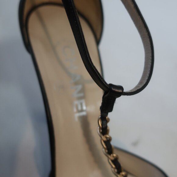 Authentic Chanel Black Pointy Leather Chain Link T-Strap Heels 39.5 US/9.5 - Picture 4 of 16